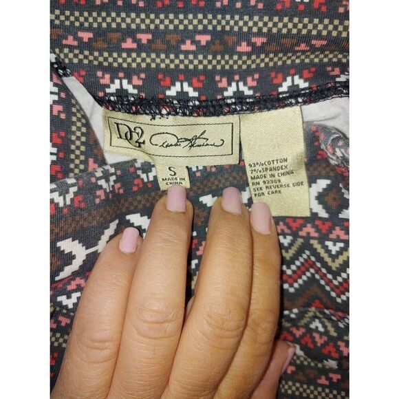 Lot Of 2 DG2 by Diane Gilman Women's Size Small Green/Yellow & Brown/Red Capri P - Picture 6 of 6